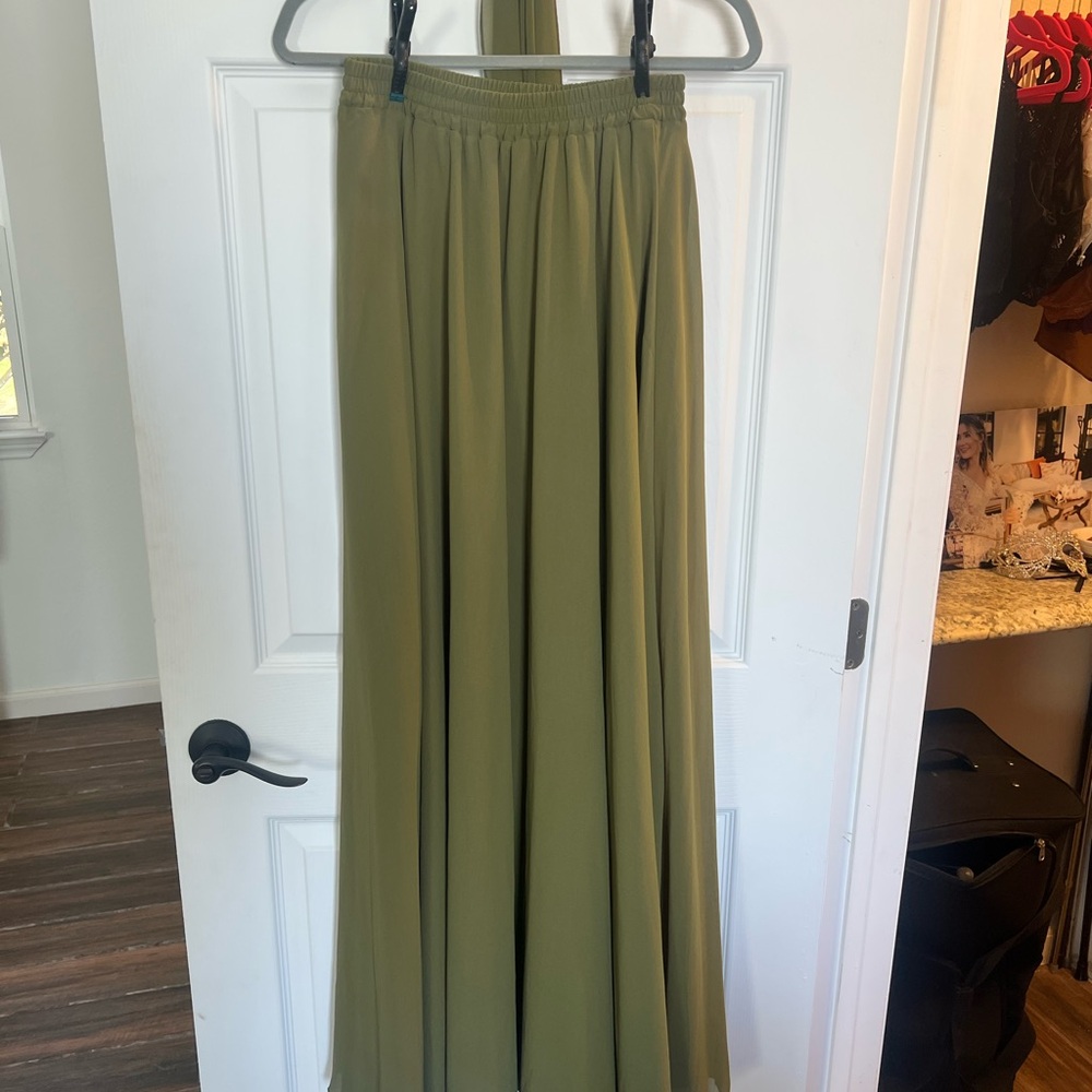 Green maxi skirt with tie